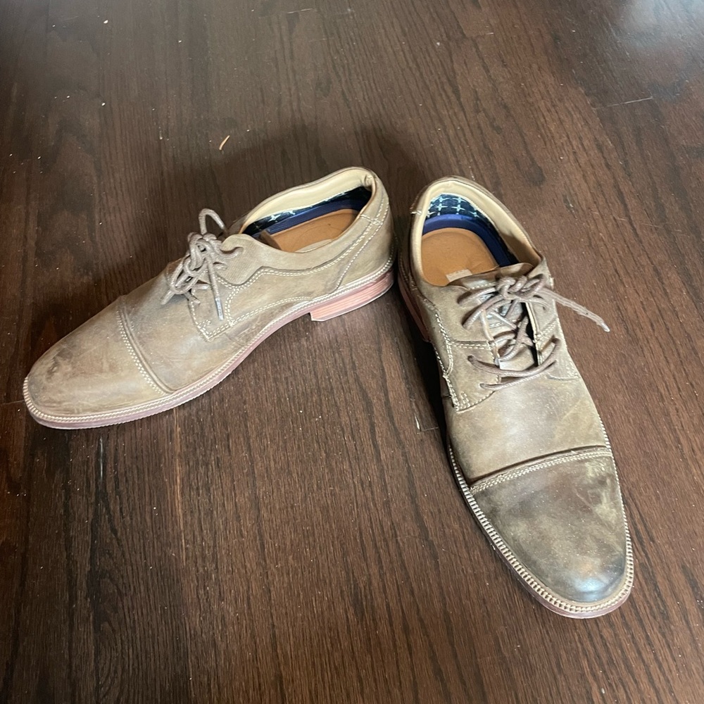 Gently used mens Steve Madden Oxford shoes.